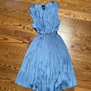 SIMPLY VERA WANG Midi-sleeveless blue shade party dress. Parties! Almost new